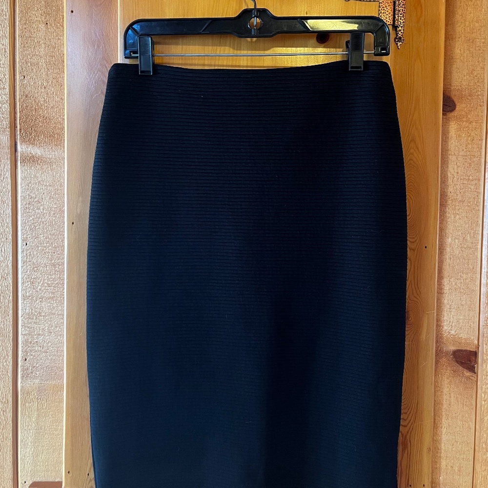 Black ribbed pencil skirt